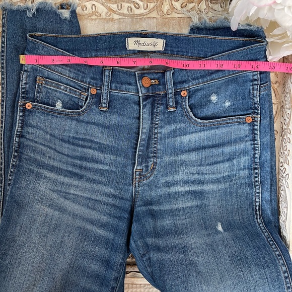 Madewell 9” High Rise Skinny Distressed Jean - Picture 4 of 7